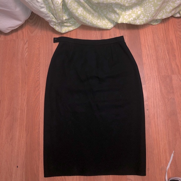 MK Knee-length skirt - Picture 2 of 3